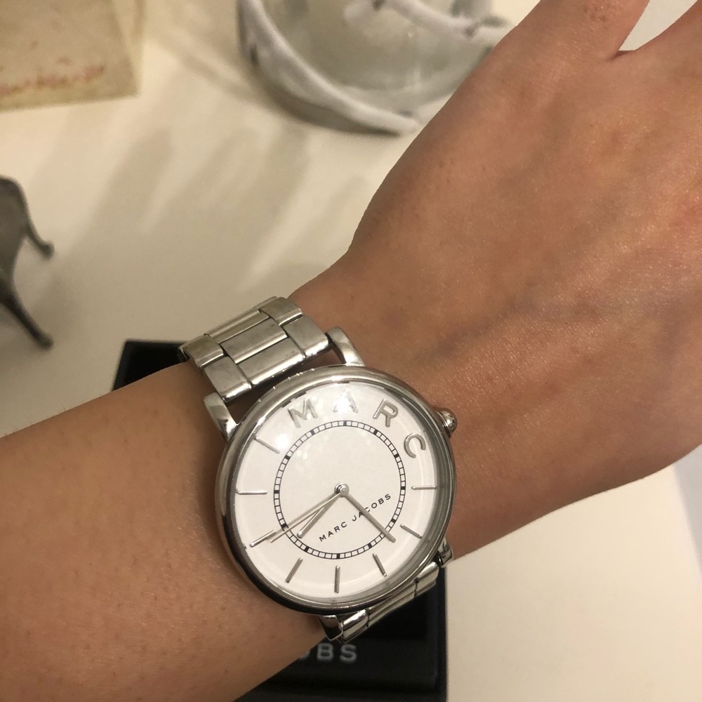 Marc Jacobs Silver Watch - Picture 4 of 8